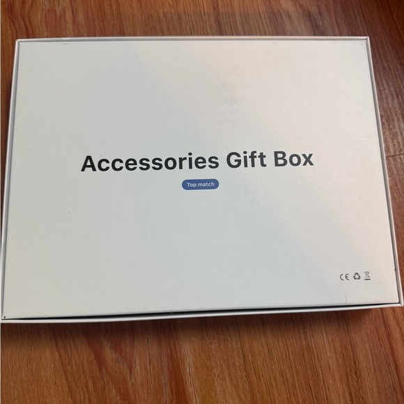 IPhone Accessories Gift Box - Picture 2 of 11